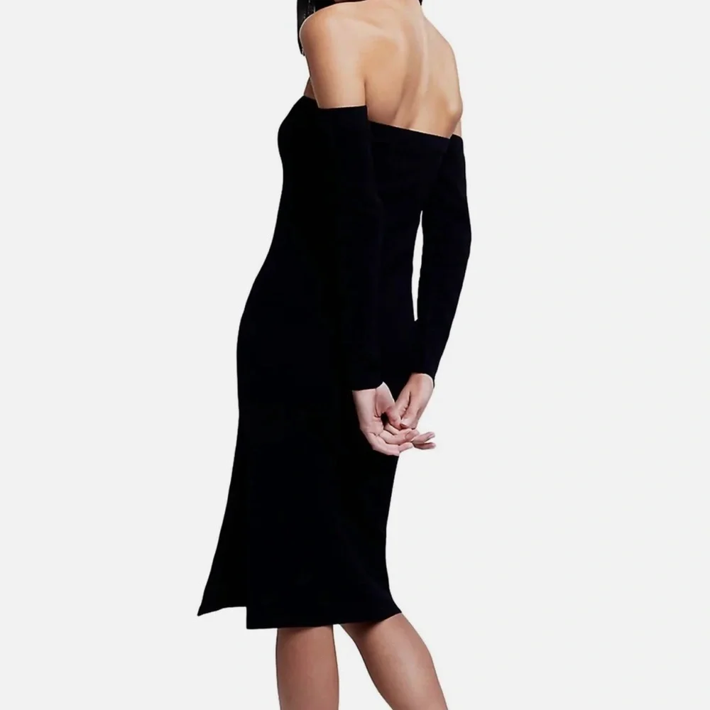 L'AGENCE
Felicia Off-Shoulder Knit Dress -NWT - Small - Picture 3 of 4
